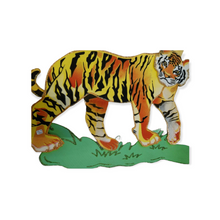 Cargar imagen en el visor de la galería, Figura de Foami Maxi 37cm