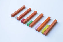 Cargar imagen en el visor de la galería, Juego Regletas Cuisenaire de madera
