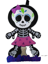 Cargar imagen en el visor de la galería, Figura foamy mediana Día de muertos/ halloween
